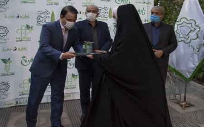 منتخبین مسابقه پویش ملی “درخت دوستی بنشانیم” تجلیل شدند منتخبین مسابقه پویش ملی “درخت دوستی بنشانیم” تجلیل شدند